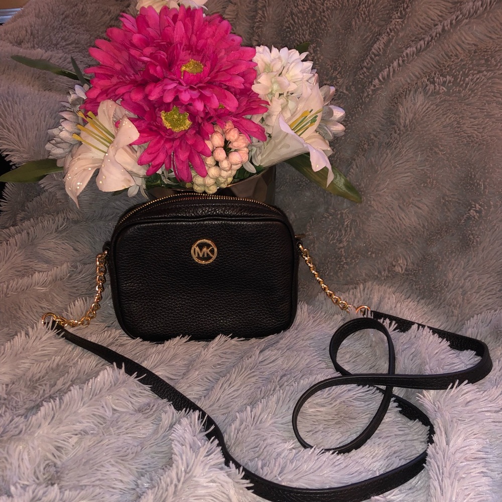 MK Michael Kors Crossbody - Picture 1 of 4